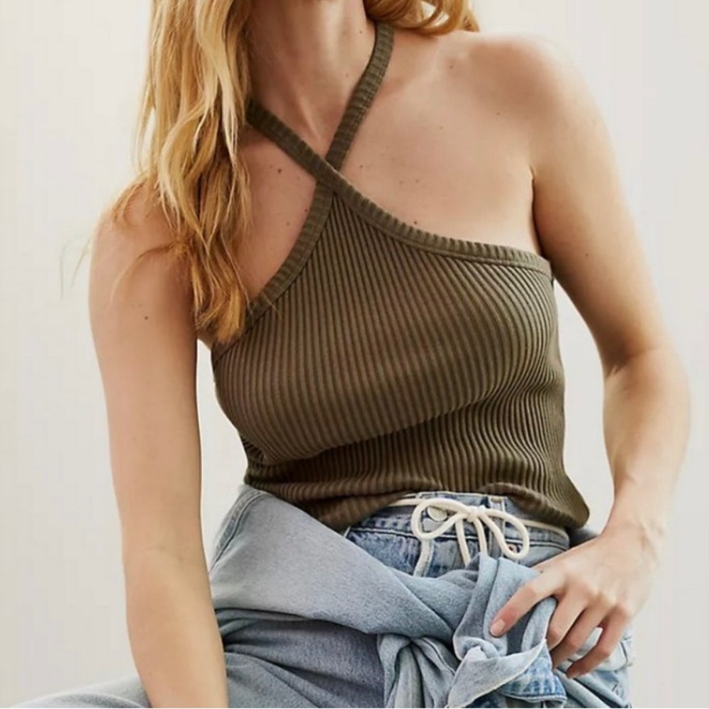 NWT T.la halter top